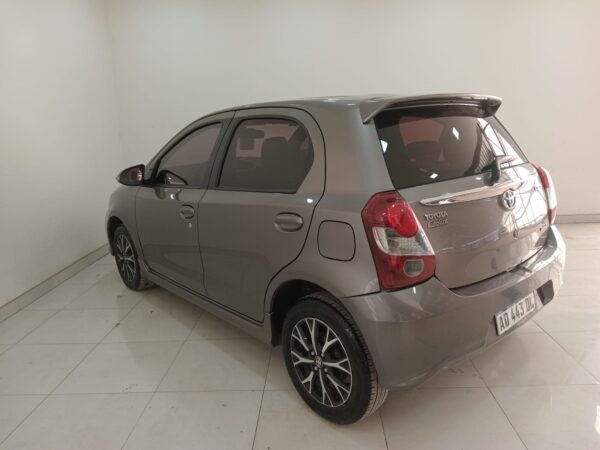 TOYOTA ETIOS 5P 1,5 XLS 6MT 2019 - Imagen 6