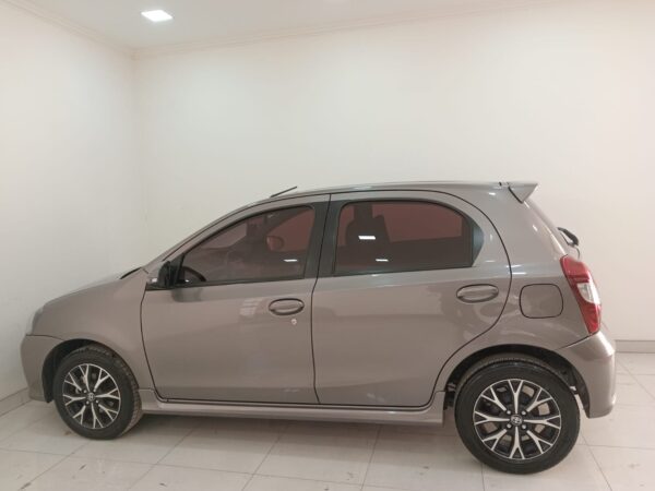 TOYOTA ETIOS 5P 1,5 XLS 6MT 2019 - Imagen 7