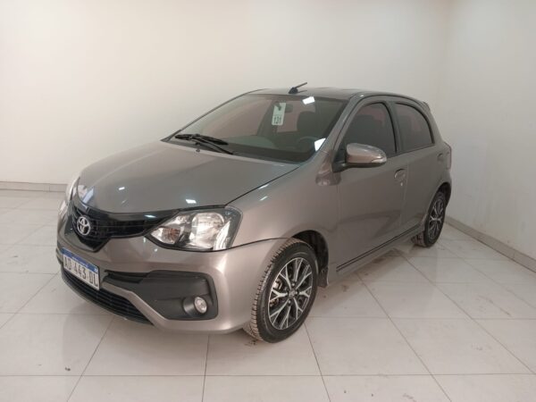 TOYOTA ETIOS 5P 1,5 XLS 6MT 2019 - Imagen 3