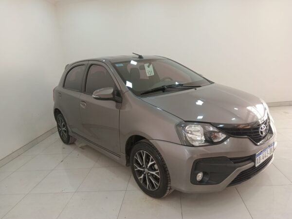 TOYOTA ETIOS 5P 1,5 XLS 6MT 2019