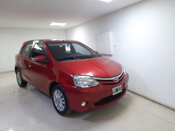 TOYOTA ETIOS 5P 1,5 XLS 5 M/T 2015