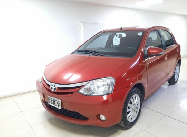 TOYOTA ETIOS 5P 1,5 XLS 5 M/T 2015 - Imagen 6