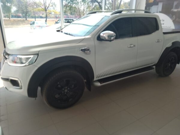 RENAULT ALASKAN 2.3 TDI OUTSIDER 4x4 AT - Imagen 4