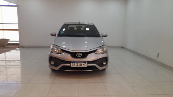 TOYOTA ETIOS 4P 1,5 XLS 6MT 2017 - Imagen 7