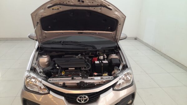 TOYOTA ETIOS 4P 1,5 XLS 6MT 2017 - Imagen 10