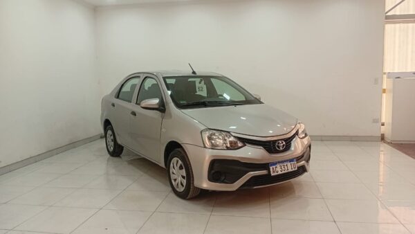 TOYOTA ETIOS 4P 1,5 X 6MT 2018 - Imagen 4