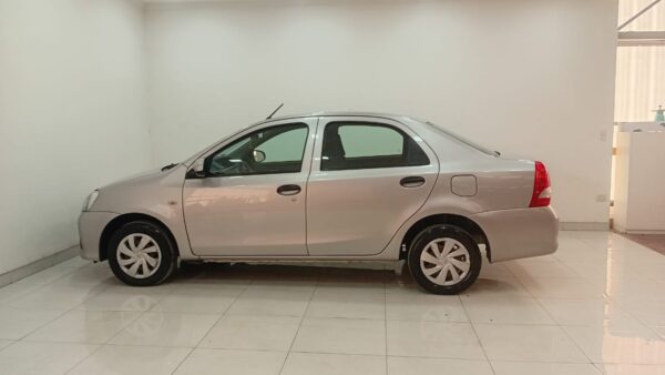 TOYOTA ETIOS 4P 1,5 X 6MT 2018 - Imagen 10