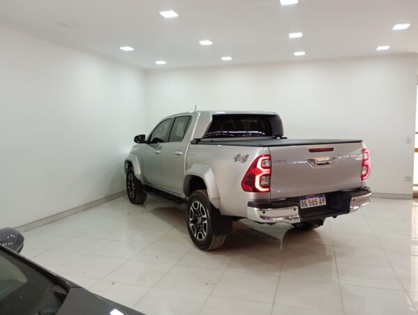 TOYOTA HILUX PICK - UP D/C 2,8 TDi 4X4 SRX 6 A/T 2020 - Imagen 2