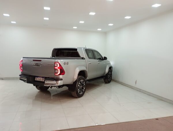 TOYOTA HILUX PICK - UP D/C 2,8 TDi 4X4 SRX 6 A/T 2020 - Imagen 3