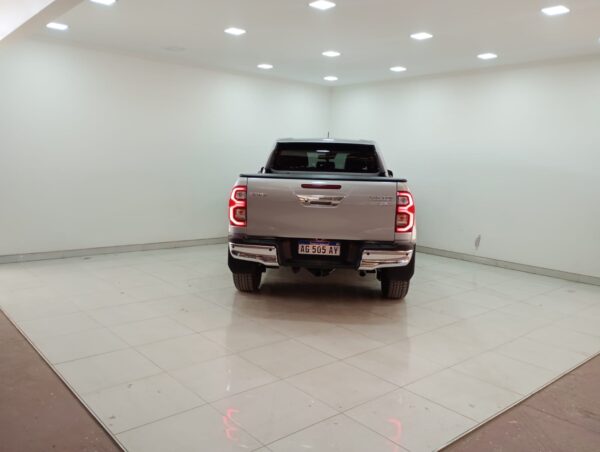 TOYOTA HILUX PICK - UP D/C 2,8 TDi 4X4 SRX 6 A/T 2020 - Imagen 4