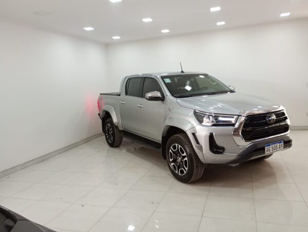 TOYOTA HILUX PICK - UP D/C 2,8 TDi 4X4 SRX 6 A/T 2020 - Imagen 6