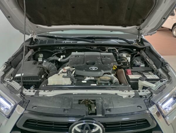 TOYOTA HILUX PICK - UP D/C 2,8 TDi 4X4 SRX 6 A/T 2020 - Imagen 12