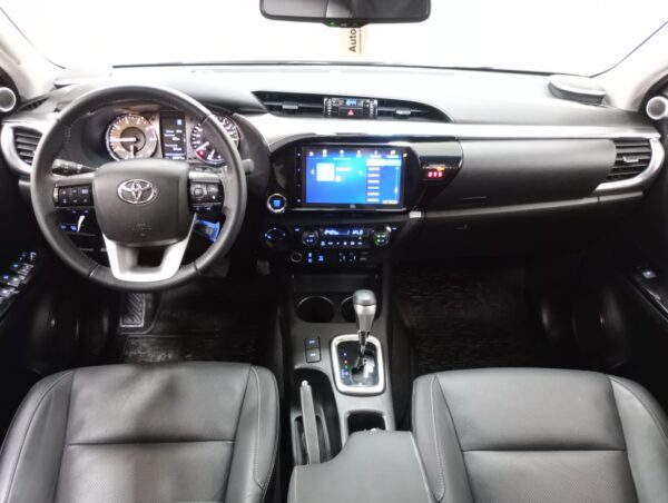 TOYOTA HILUX PICK - UP D/C 2,8 TDi 4X4 SRX 6 A/T 2020 - Imagen 10