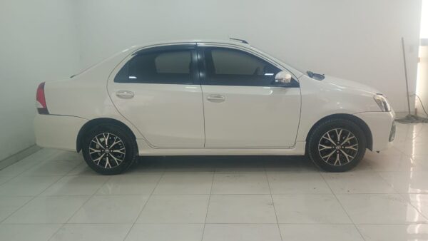 TOYOTA ETIOS 4P 1,5 PLATINUM 4AT 2018 - Imagen 4