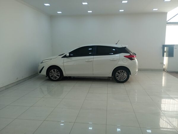 TOYOTA YARIS 5P 1,5 XLS 6MT 2020 - Imagen 6
