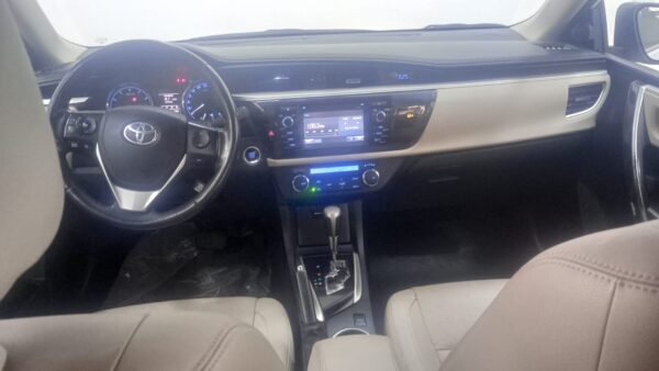 TOYOTA COROLLA 4P 1,8 SEG CVT 2017 - Imagen 7