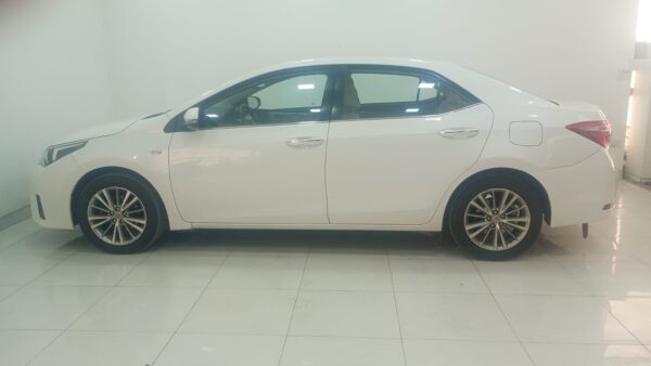 TOYOTA COROLLA 4P 1,8 SEG CVT 2017 - Imagen 8