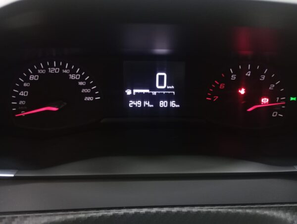 PEUGEOT 208 208 5P 1,2L  LIKE AM23 MT - Imagen 13