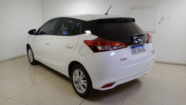 TOYOTA YARIS 5P 1,5 XLS 6MT - Imagen 5