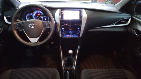 TOYOTA YARIS 5P 1,5 XLS 6MT - Imagen 13