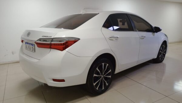 TOYOTA COROLLA 4P 1,8 SEG CVT 2017 - Imagen 2