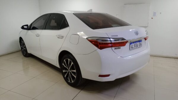 TOYOTA COROLLA 4P 1,8 SEG CVT 2017 - Imagen 9