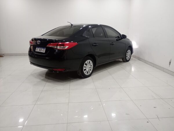 TOYOTA YARIS 4P 1,5 XS 6MT - Imagen 5