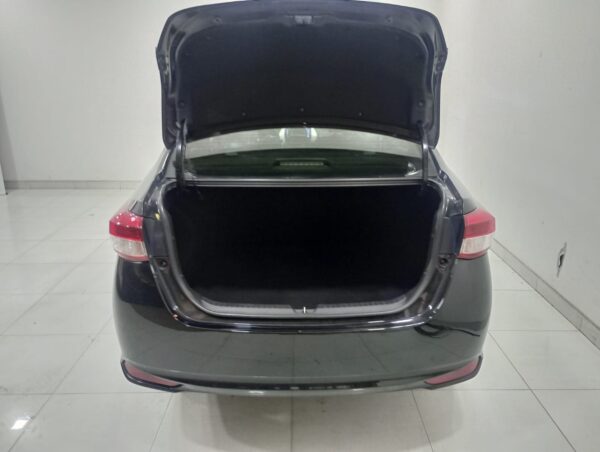 TOYOTA YARIS 4P 1,5 XS 6MT - Imagen 12
