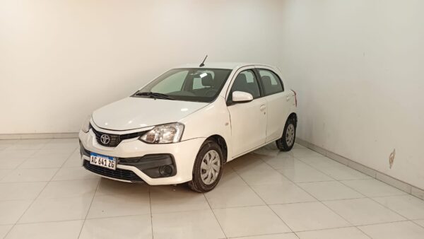 TOYOTA ETIOS 5P 1,5 XS 6MT 2017 - Imagen 13