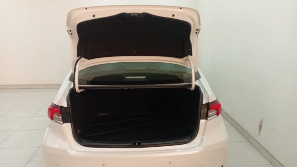 TOYOTA COROLLA 4P 2,0 SEG CVT 2020 - Imagen 11