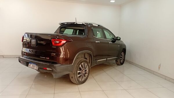 FIAT TORO PICK UP D/C 2,0 TD VOLCANO 4X4 9AT - Imagen 11