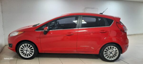 FORD FIESTA KINETIC OESIGN ATTRACTION 5P 1,6 TITANIUM POWERSHIFT 2013 - Imagen 12
