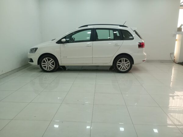 VOLKSWAGEN SURAN 5P 1,6 HIGHLINE - Imagen 22