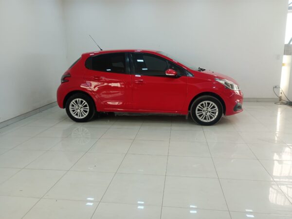 PEUGEOT 208 5P 1,6 ALLURE 2019 - Imagen 2
