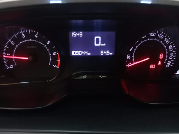 PEUGEOT 208 5P 1,6 ALLURE 2019 - Imagen 9