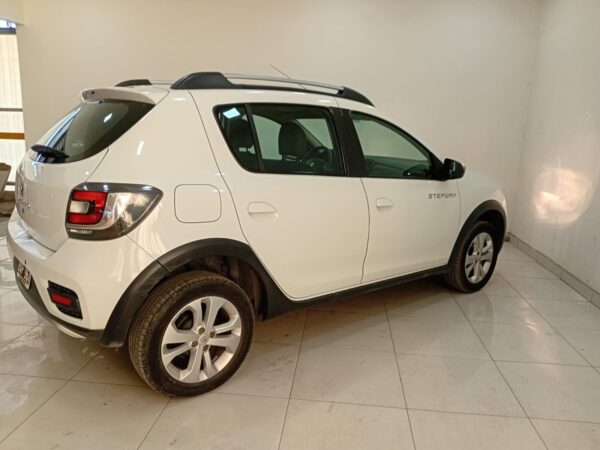 RENAULT SANDERO STEPWAY 5P 1,6 PRIVILEGE - Imagen 2