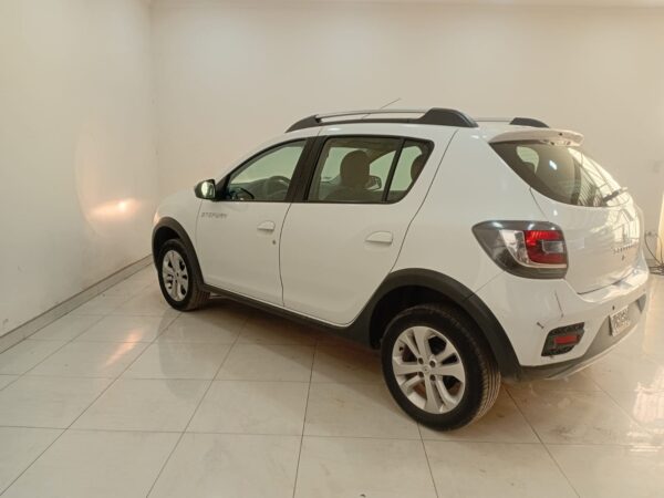 RENAULT SANDERO STEPWAY 5P 1,6 PRIVILEGE - Imagen 3