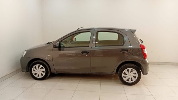 TOYOTA ETIOS 5P 1,5 X 6MT - Imagen 12