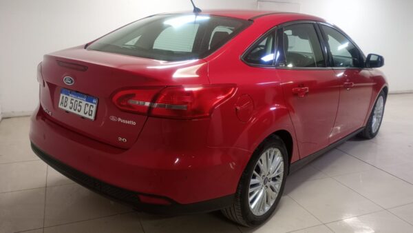 FORD FOCUS KINETIC DESIGN ATTRACTION 4P 2,0 SE PLUS 2016 - Imagen 7