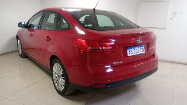 FORD FOCUS KINETIC DESIGN ATTRACTION 4P 2,0 SE PLUS 2016 - Imagen 13