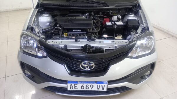 TOYOTA ETIOS 5P 1,5 XLS 6MT 2018 - Imagen 4