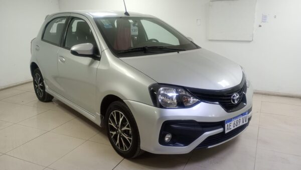 TOYOTA ETIOS 5P 1,5 XLS 6MT 2018 - Imagen 6