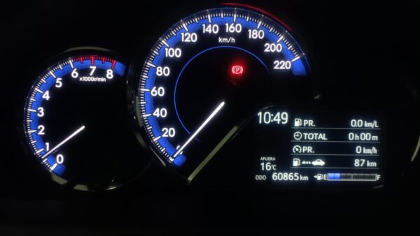 TOYOTA YARIS 5P 1,5 XLS 6MT 2020 - Imagen 13
