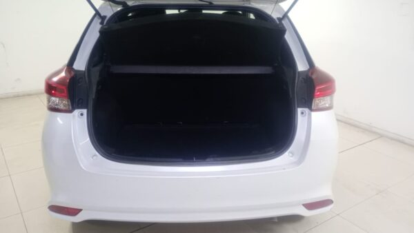 TOYOTA YARIS 5P 1,5 XLS 6MT 2020 - Imagen 7