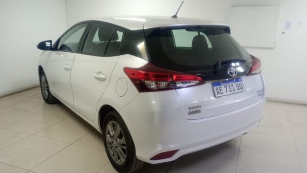 TOYOTA YARIS 5P 1,5 XLS 6MT 2020 - Imagen 9