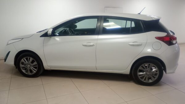 TOYOTA YARIS 5P 1,5 XLS 6MT 2020 - Imagen 10