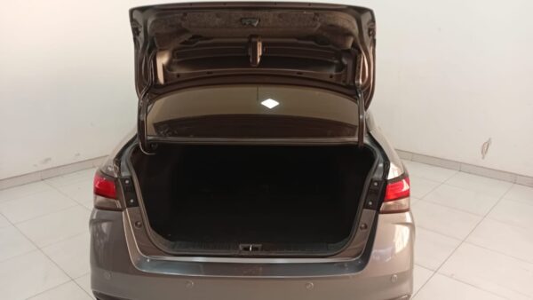NISSAN VERSA 4P 1,6 SENSE - Imagen 10