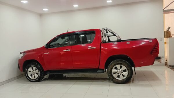 TOYOTA HILUX PICK - UP D/e 2,4 TDi 4X2 SR 6 M/T 2016 - Imagen 3