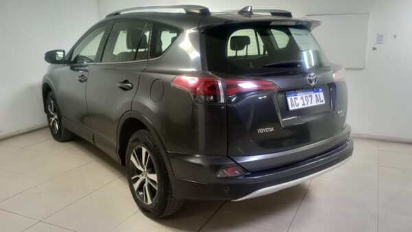 TOYOTA RAV - 4 5P 2,5 16V VX 4X4 6AT FULL 2016 - Imagen 12
